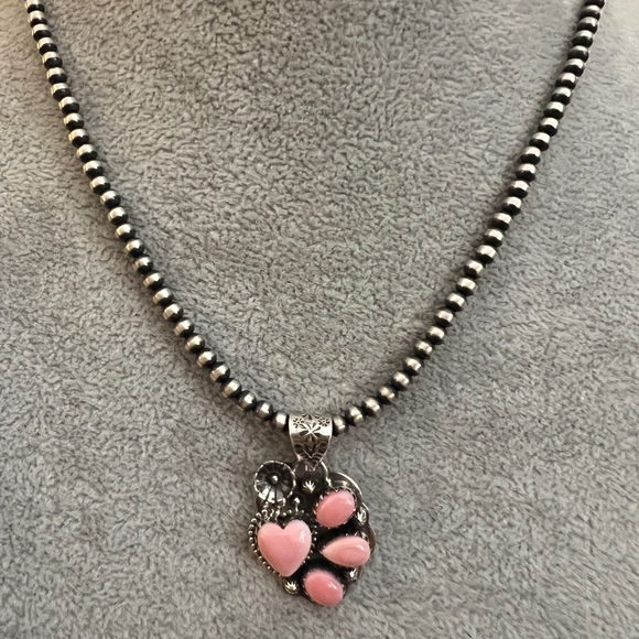 ❤️ Queen Pink Conch Paw Print & Heart Sterling Silver Navajo Statement Pendant - Picture 4 of 13